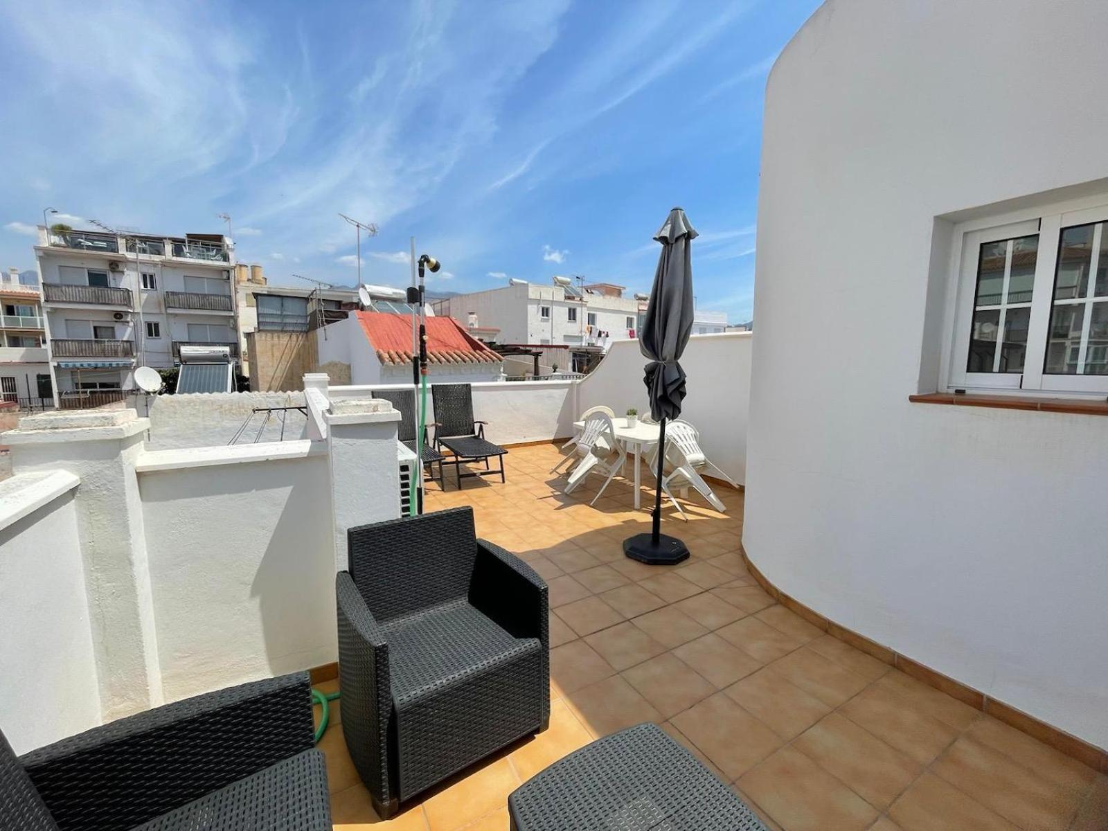 Апартаменты Apartamento Centro De Нерха Экстерьер фото